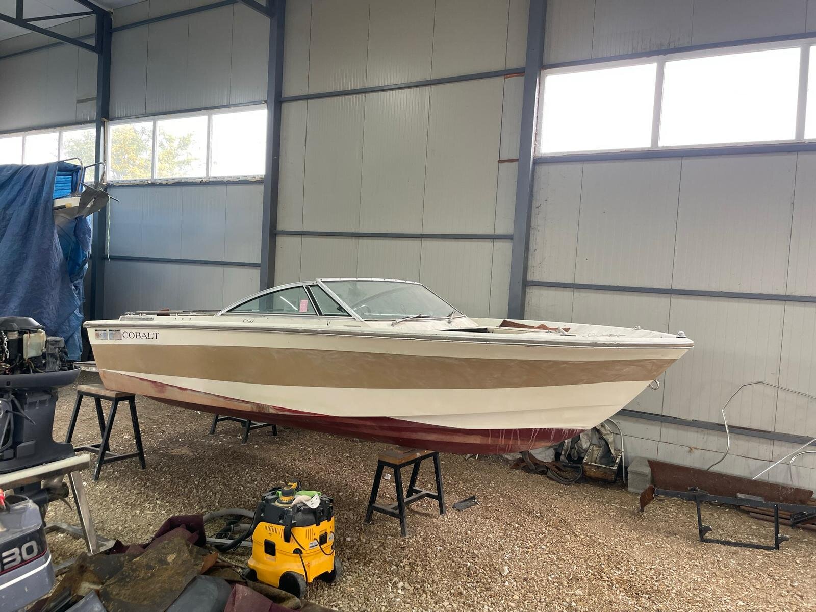 Zatečeno stanje Cobalt glisera pre restauracije